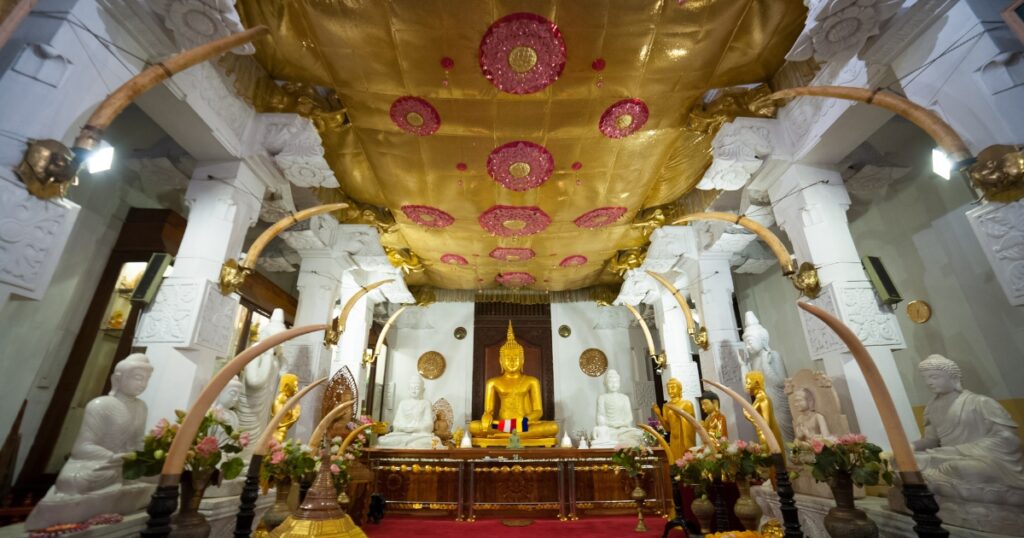 Tooth relic kandy