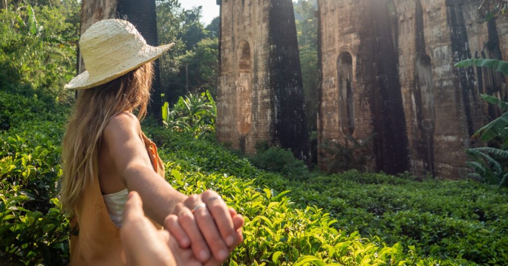 Tourist couple in nine arch bridge