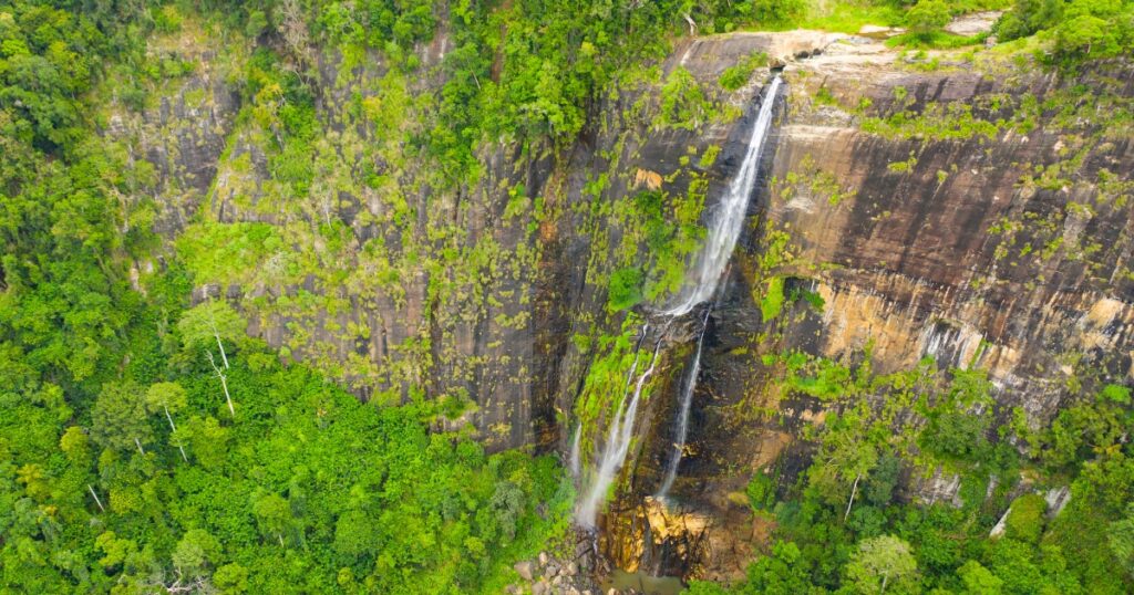 Diyaluma falls