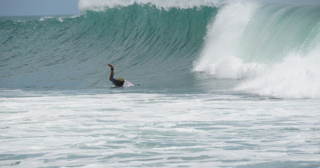 surfer arugam bay