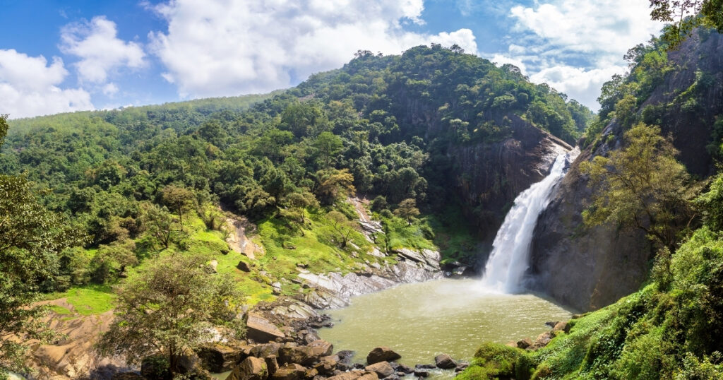 Dunhinda waterfall