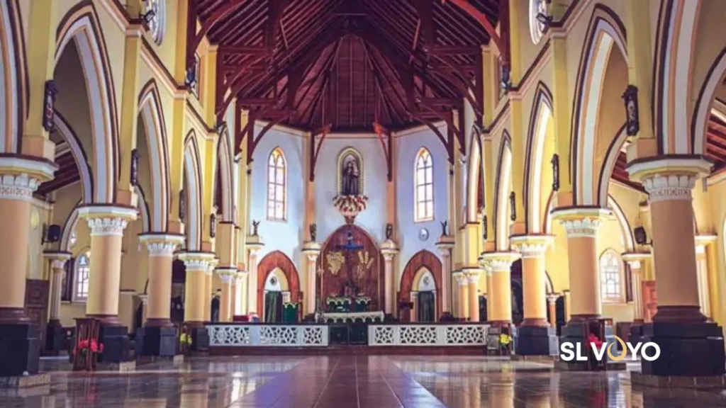 Church Inside - wahakotte