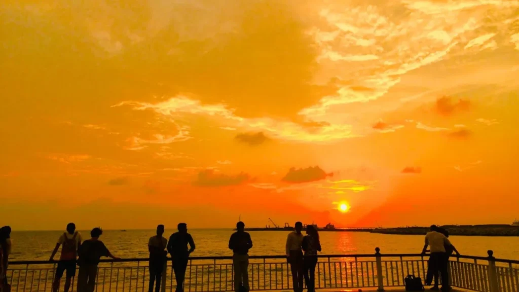 Sunset view across Lunugamvehera reservoir