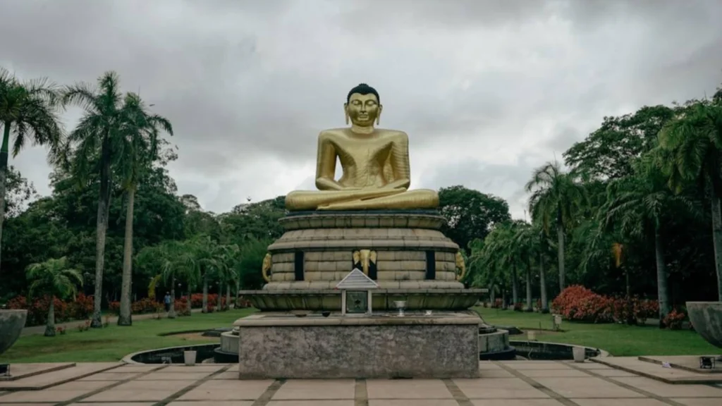 Vavuniya cultural statues Northern Sri Lanka budda