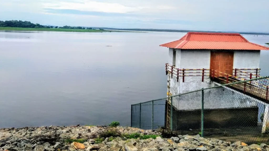 Wide scenic view of Padaviya Wewa