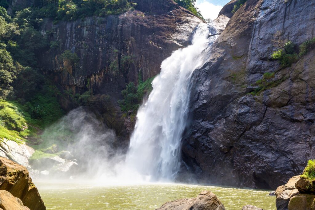 Dunhinda waterfall beauty