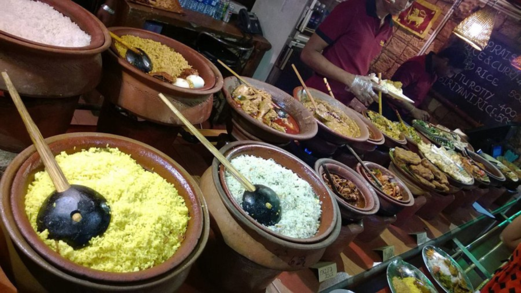 Curry pots