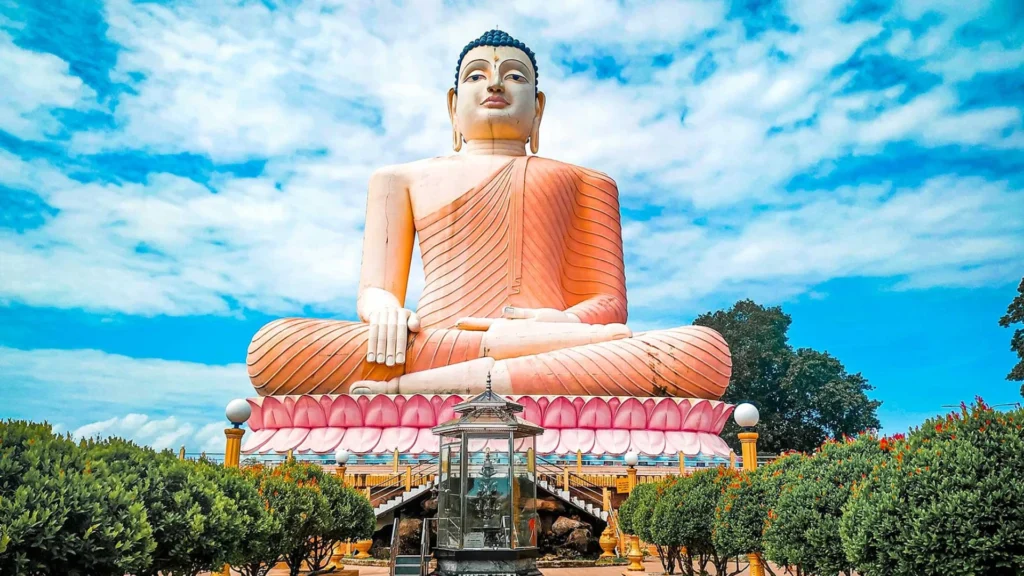 Kandeviharaya temple Aluthgama