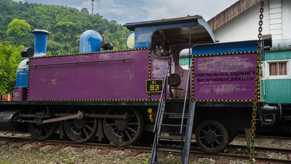 Kauthukagaraya railway