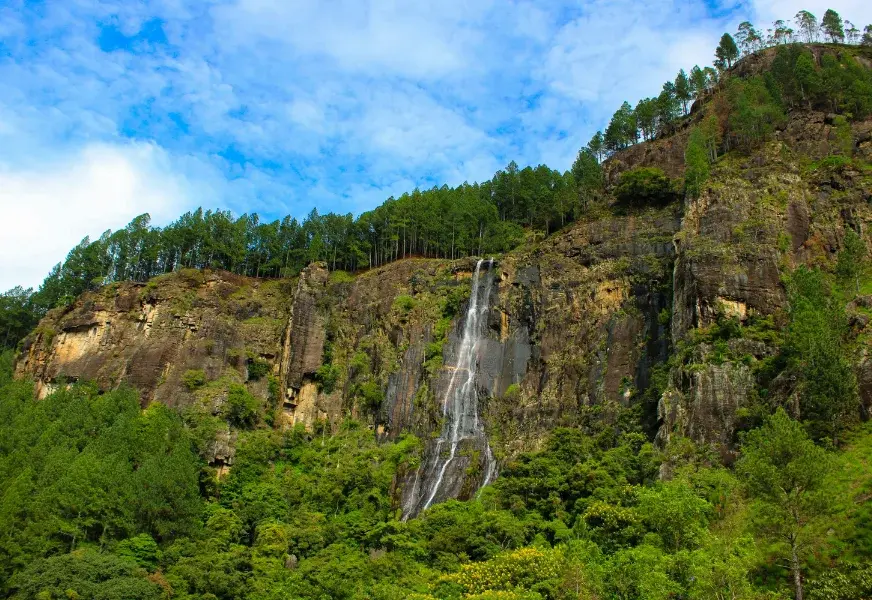 Bambarakanda fall beauty